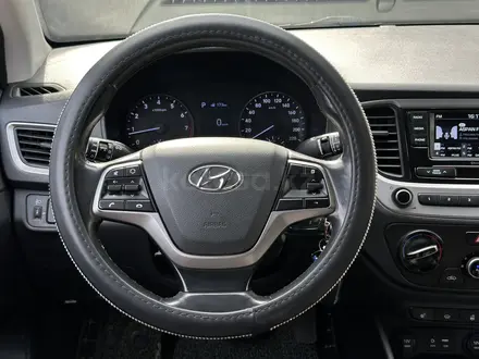 Hyundai Accent 2018 года за 6 500 000 тг. в Актобе – фото 15