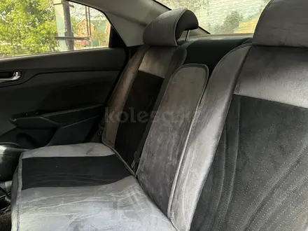 Hyundai Accent 2018 года за 6 500 000 тг. в Актобе – фото 18