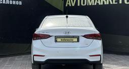 Hyundai Accent 2018 года за 6 500 000 тг. в Актобе – фото 5