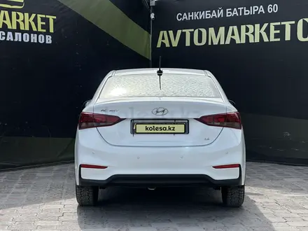 Hyundai Accent 2018 года за 6 500 000 тг. в Актобе – фото 5