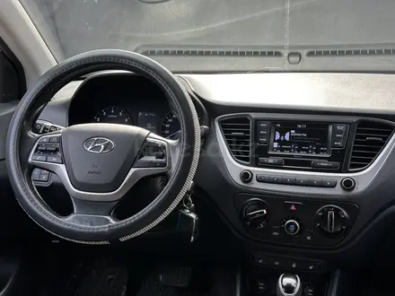 Hyundai Accent 2018 года за 6 500 000 тг. в Актобе – фото 20