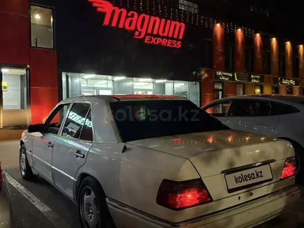 Mercedes-Benz E 220 1995 года за 2 000 000 тг. в Шымкент – фото 4