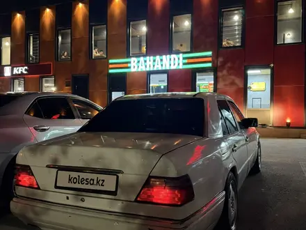 Mercedes-Benz E 220 1995 года за 2 000 000 тг. в Шымкент – фото 3