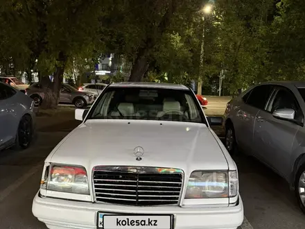 Mercedes-Benz E 220 1995 года за 2 000 000 тг. в Шымкент – фото 7