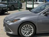 Lexus ES 300h 2019 года за 18 500 000 тг. в Караганда – фото 4