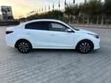 Kia Rio 2019 года за 5 950 000 тг. в Атырау – фото 4