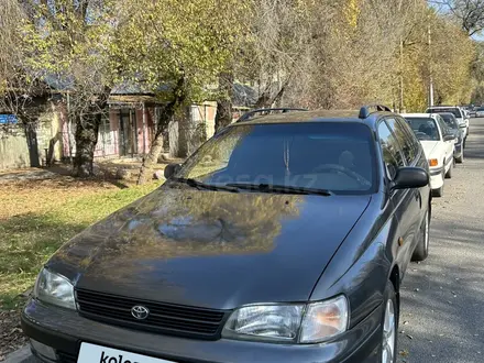 Toyota Carina E 1995 года за 2 600 000 тг. в Алматы