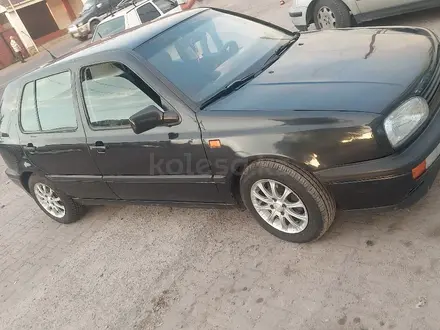 Volkswagen Golf 1994 года за 1 600 000 тг. в Алматы – фото 2