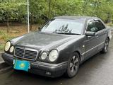 Mercedes-Benz E 230 1997 годаүшін2 500 000 тг. в Алматы