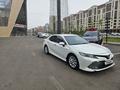 Toyota Camry 2018 года за 14 200 000 тг. в Астана – фото 2