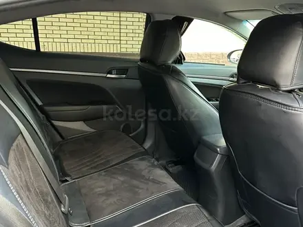 Hyundai Elantra 2018 года за 7 200 000 тг. в Караганда – фото 12