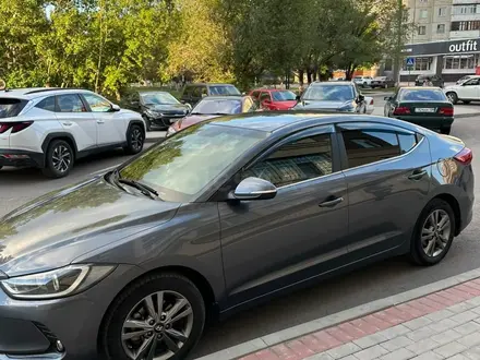 Hyundai Elantra 2018 года за 7 200 000 тг. в Караганда – фото 3