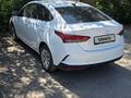 Hyundai Accent 2022 года за 5 900 000 тг. в Караганда – фото 2