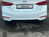 Hyundai Solaris 2018 года за 6 700 000 тг. в Атырау – фото 5