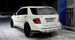 Mercedes-Benz ML 500 2006 года за 4 900 000 тг. в Астана – фото 2