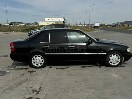 Mercedes-Benz C 200 1995 года за 1 800 000 тг. в Атырау – фото 8