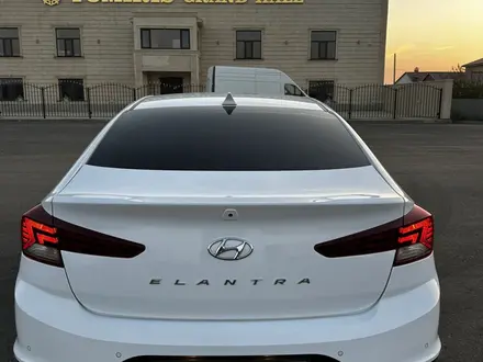 Hyundai Elantra 2019 года за 7 900 000 тг. в Уральск – фото 7