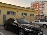 Toyota Camry 2022 годаүшін17 200 000 тг. в Атырау – фото 2