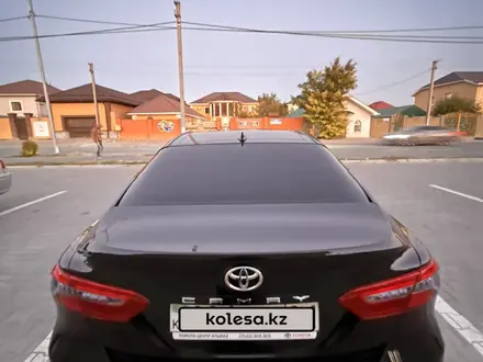 Toyota Camry 2022 года за 17 200 000 тг. в Атырау – фото 8