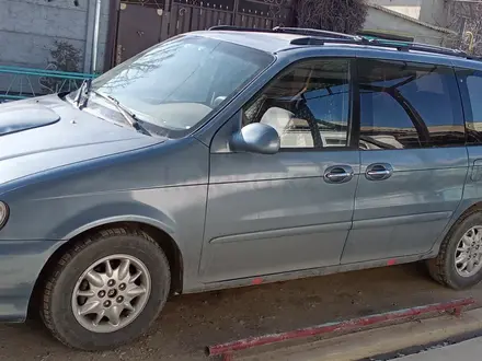 Kia Carnival 2000 года за 2 000 000 тг. в Тараз – фото 3