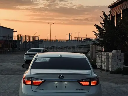 Lexus ES 300h 2014 года за 8 000 000 тг. в Актау – фото 5