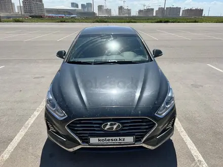 Hyundai Sonata 2019 года за 9 100 000 тг. в Астана
