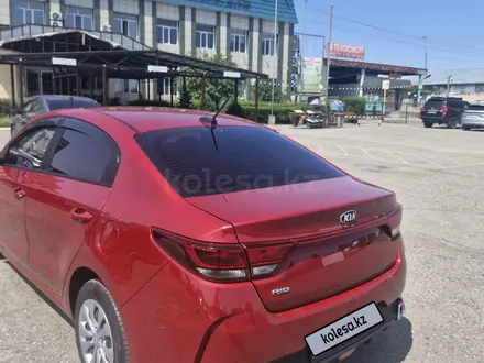 Kia Rio 2021 года за 7 500 000 тг. в Семей – фото 3