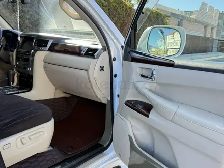 Lexus LX 570 2013 года за 26 000 000 тг. в Актау – фото 22
