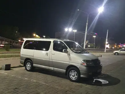 Toyota Grand Hiace 2001 годаүшін7 000 000 тг. в Усть-Каменогорск