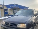 Volkswagen Golf 1995 года за 1 300 000 тг. в Алматы – фото 4