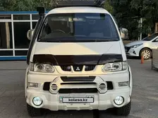 Mitsubishi Delica, 2002