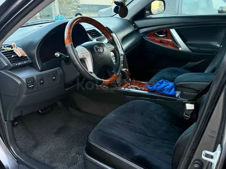 Toyota Camry 2006 года за 5 800 000 тг. в Алматы – фото 2