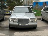 Mercedes-Benz E 320 1994 годаfor3 500 000 тг. в Алматы