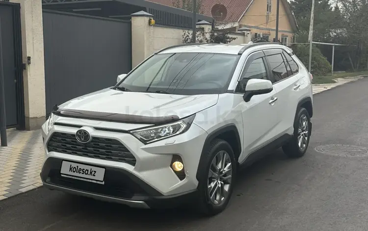 Toyota RAV4 2021 года за 16 000 000 тг. в Алматы