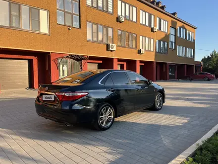 Toyota Camry 2016 года за 8 500 000 тг. в Актобе – фото 4