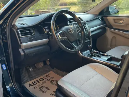 Toyota Camry 2016 года за 8 500 000 тг. в Актобе – фото 7