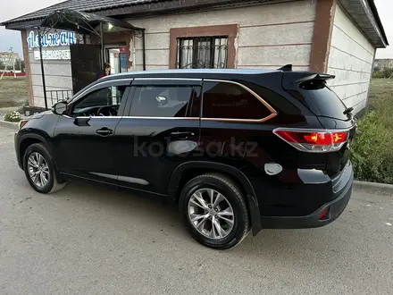 Toyota Highlander 2014 года за 10 500 000 тг. в Актобе – фото 2