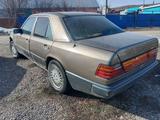 Mercedes-Benz E 230 1989 года за 600 000 тг. в Алтай – фото 4