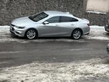 Chevrolet Malibu 2017 годаfor7 900 000 тг. в Алматы – фото 2