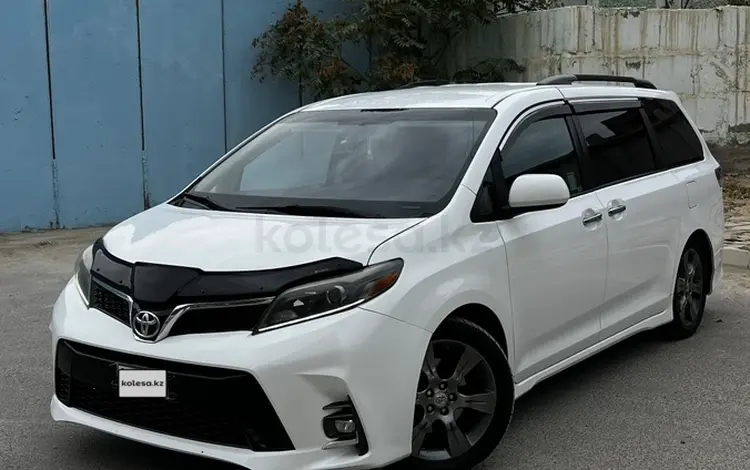 Toyota Sienna 2015 годаүшін10 700 000 тг. в Актау