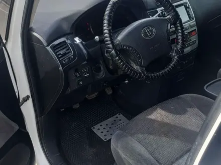 Toyota Ipsum 2005 года за 3 100 000 тг. в Атырау