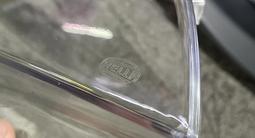 Стекла фар BMW E60 Hella за 25 000 тг. в Алматы