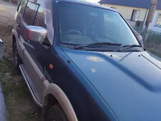 Nissan Mistral