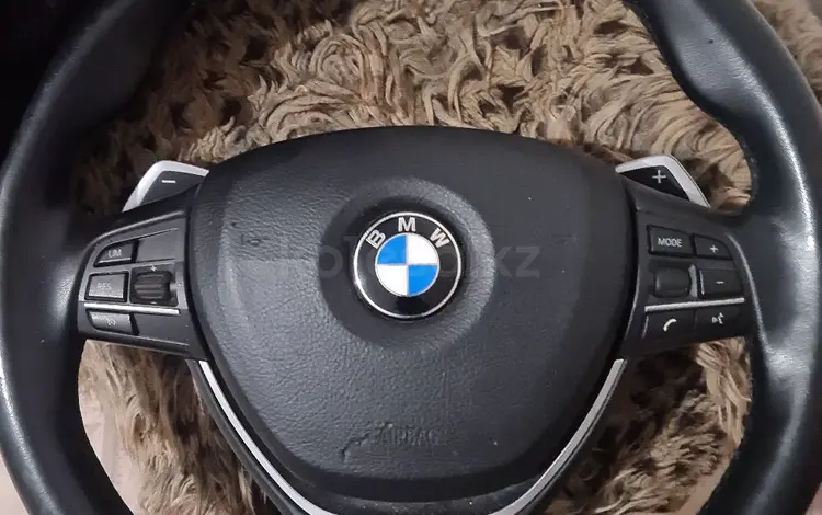 Руль ф10 bmw f10 за 30 000 тг. в Астана