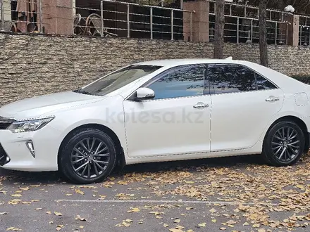 Toyota Camry 2018 года за 14 800 000 тг. в Алматы – фото 6