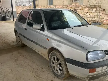 Volkswagen Golf 1993 года за 2 100 000 тг. в Актау – фото 3