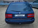 Volkswagen Passat 1994 года за 1 800 000 тг. в Кызылорда – фото 4