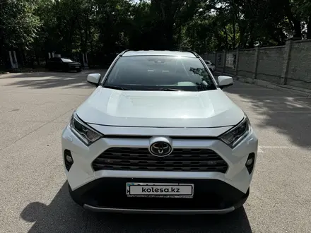 Toyota RAV4 2021 года за 17 000 000 тг. в Алматы – фото 2