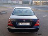 Mercedes-Benz E 320 2002 года за 6 000 000 тг. в Шымкент – фото 3