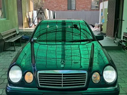 Mercedes-Benz E 320 1999 года за 3 200 000 тг. в Алматы